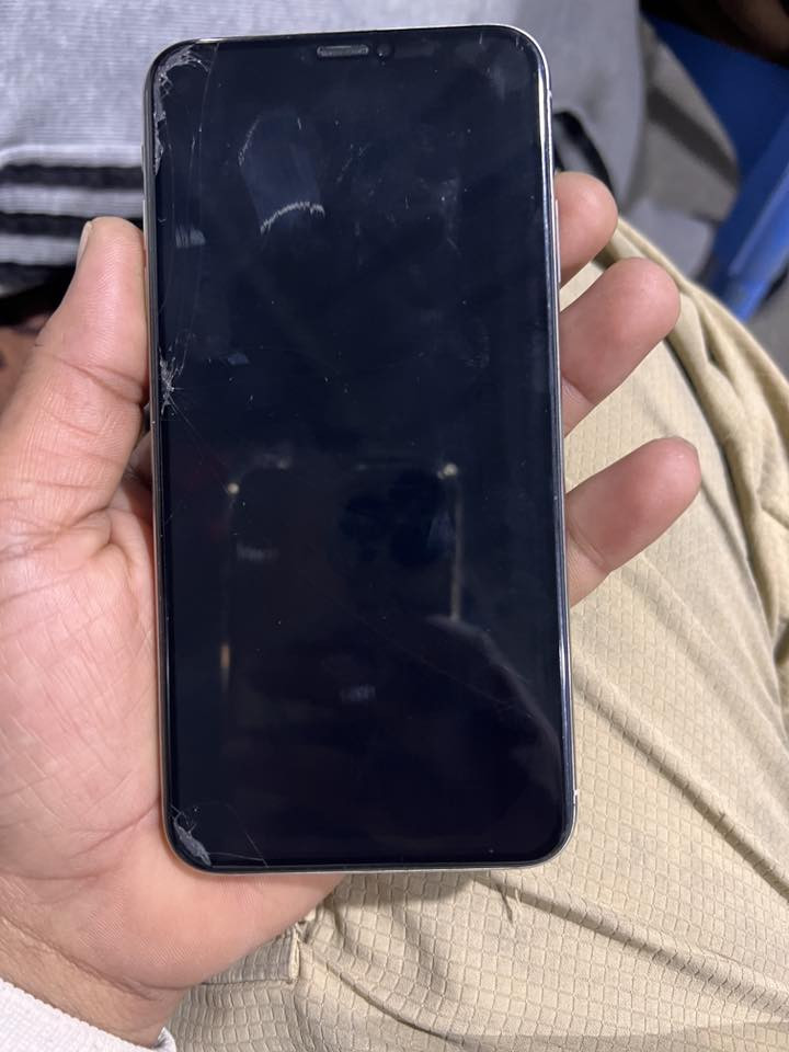 اكس ماكس ذاكره ٢٥٦ بطاريه ٧٩ بلادي الجهاز نضيف وما مفتوح مكفول من كلشي السعر ٢٠٠ مكاني بابل.   ***********
