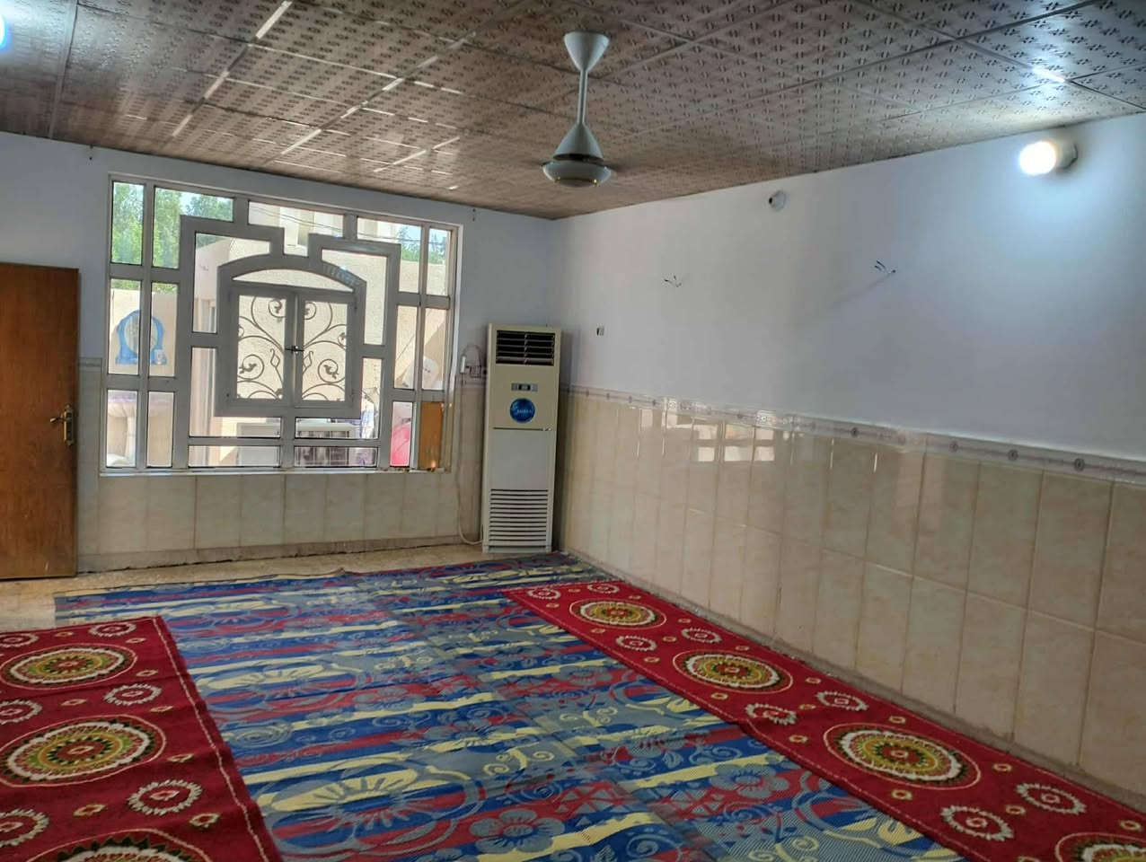 دار للبيع 220 متر ع ساحه 
الواجهة 11 متر 
شريط الجمعيه  خلف  جامع البصراوي
 طابقين 
الطابق الأول// صب كونكريت
غرفتين وصاله واستقبال ومطبخ وصحيات داخل وخارج 

الطابق الثاني // 3 غرف وصاله وصحيات 

سعر البيت // 215 مليون مع المجال 

***********
