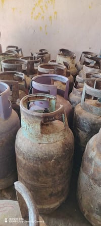 اسطوانات غاز • شرط عراقي • القيارة قرب جسر