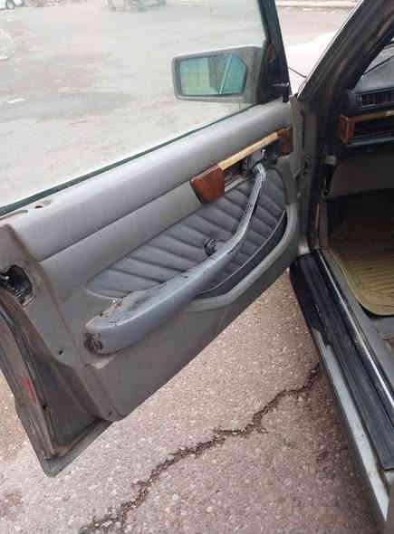 السلام عليكم مارسدس رئاسي موديل ٨٧ رقم بغداد نكليزي سنويه جديده محور كير ومحرك فيفتي خير من الله تخم تاير تبريد شغال بي كطع كهرباء السعر ٣٨ وبيها مجال التصال ***********@ ***********واتساب  مكاني ميسان المجر
