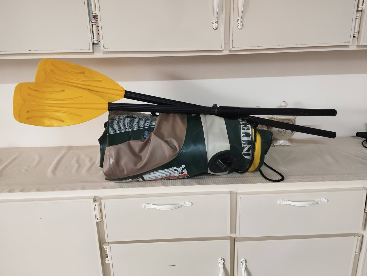 بەلەم دوو کەسی بۆ فرۆشتن
کێ ویستی جات کات .


**إذا كنت صاحب هذا الإعلان وتريد حذفه لأي سبب، رجاءا أرسل رسالة إلى الدعم الفني**