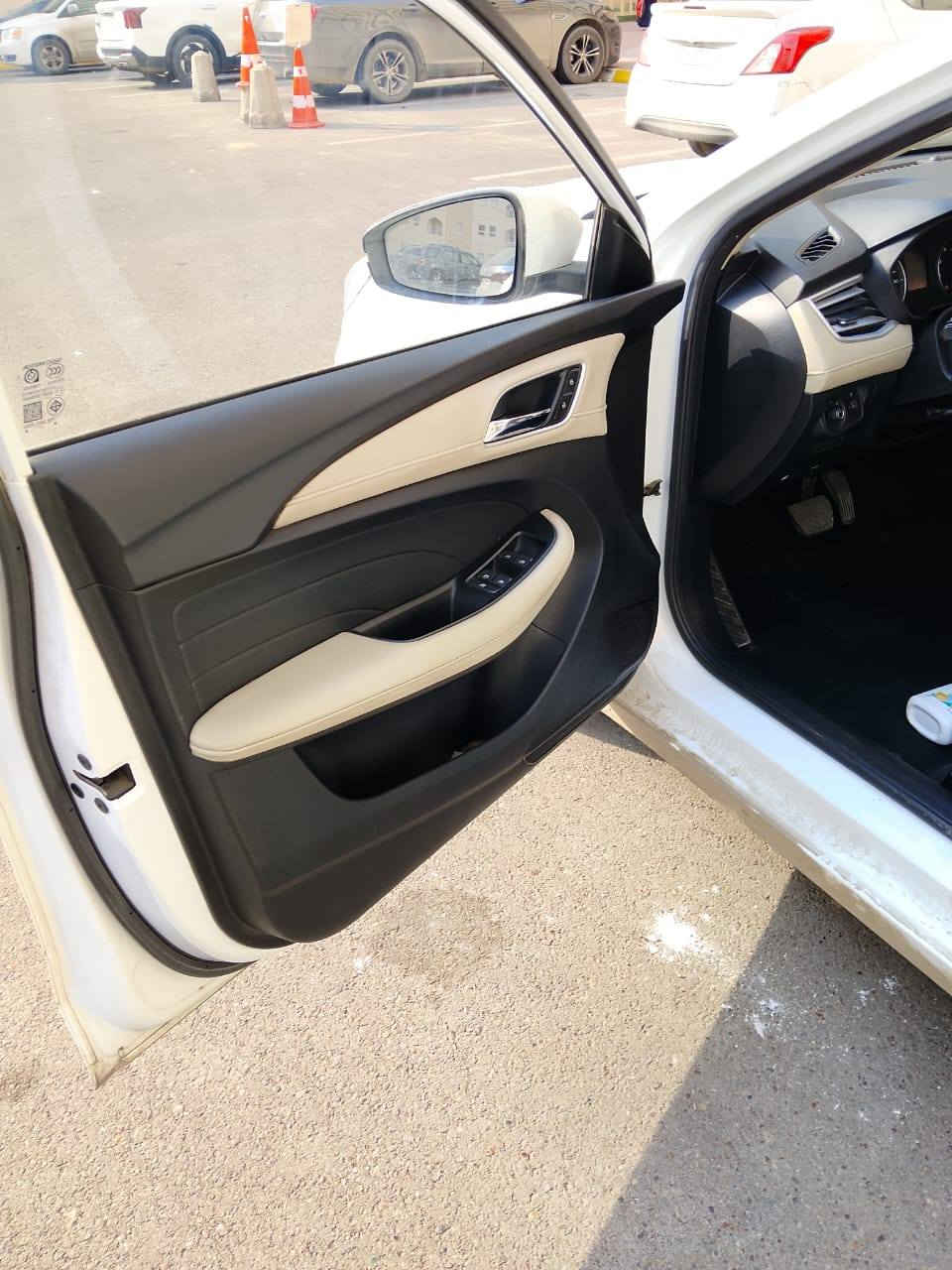 السلام عليكم امجي5للبيع سيارة مناقصة كلشي اخت زيرو2024بصمةالسعراتصل على هذارقم***********
