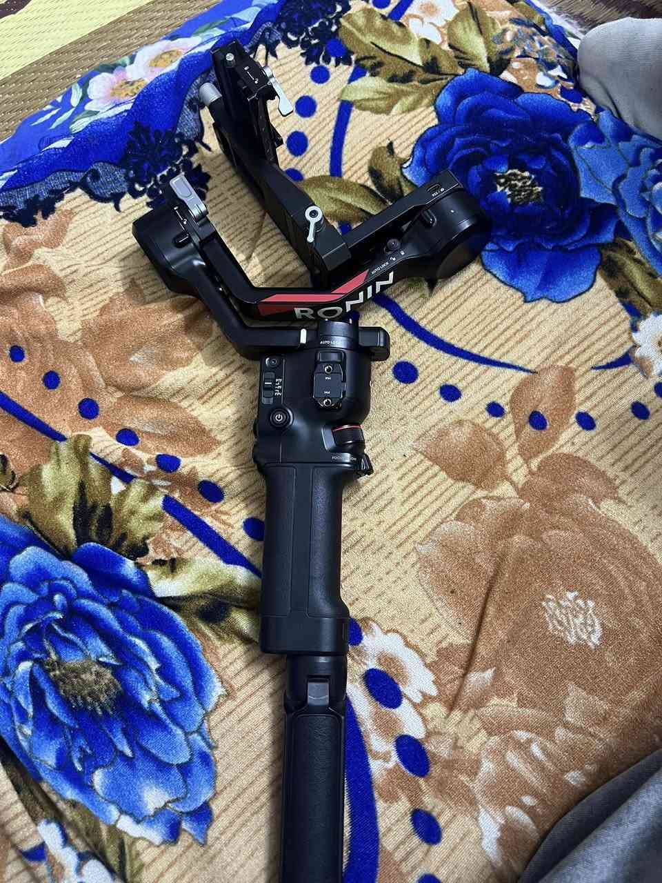 رونين rs 4 نضافه 100 مكفول من الفتح وتصليح
مستخدمه 4 مرات فقط 
للبيع مكاني كوت يوجد توصيل 
للاستفسار خاص 
***********
