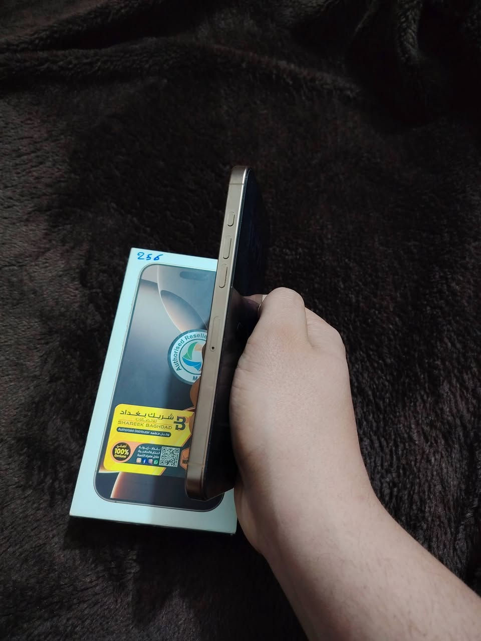 سلام عليكم ايفون 16برو ماكس للبيع ماستر غراض كامله ذاكره 256 بطاريه 90 مكفول جديد شراي *********** مكان بغداد
