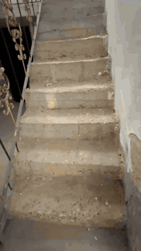 سلام عليكم بيت للبيع حي التراث مقابل بيت ابودله قرب مدرسه الفتوه رقم القطعه 3121 مقابيله ساحه بيت ١٢٠متر واجه ٦م ونزال٢٠م بناء قديم

الاستفسار
***********
