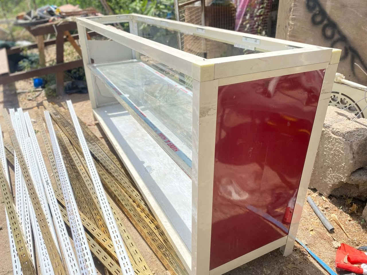 للبيع
مساطر ملابس حديد ثقيل مع الحمالات والقواطع
رفوف طول ٩٠ في ٣٠ مع المساطر والاذرعه 
فاترينه جام خانه عدد ٢ 
الي يريدهن يتفضل خاص وبخدمتة


**إذا كنت صاحب هذا الإعلان وتريد حذفه لأي سبب، رجاءا أرسل رسالة إلى الدعم الفني**