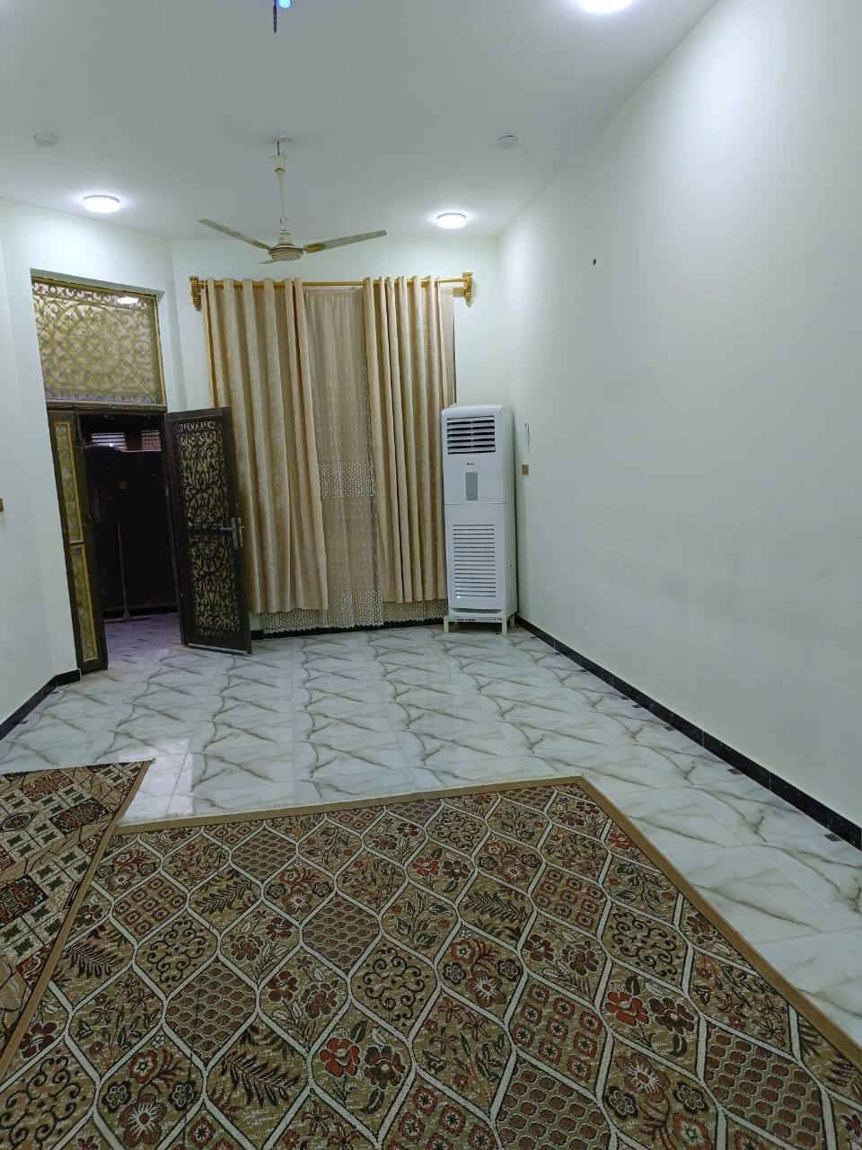 بيت طابقين السقف كونكريت للبيع الصوب الصغير الرياض 
المساحة250 متر
السعر 160 مع المجال 
للاستفسار الاتصال ع الرقم *********** 
او مراسلة الصفحة
