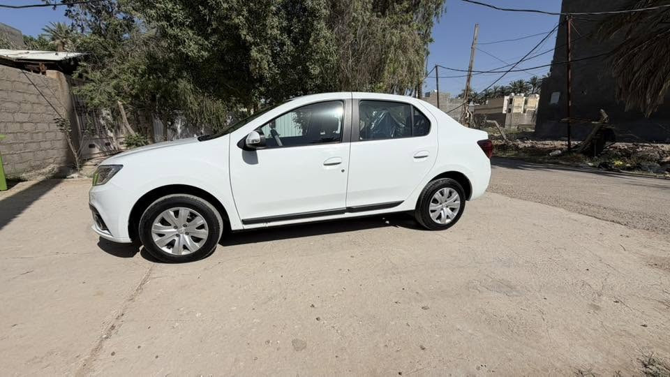 � للبيع رينو سيمبول SE موديل 2022 🚗

* رقم بغداد
* ماشية 11 ألف كم فقط
* سيارة نظيفة جداً واستعمال خفيف
* محرك اقتصادي وأداء ممتاز
* داخلية بيج أنيقة ونظيفة
* تبريد وتدفئة وكالة
* شاشة أندرويد
* كاميرا خلفية + حساسات خلفية
* ليد نهاري 
* كشافات ضباب
* مثبت سرعة (Cruise Control)
* تحكم بالميديا من خلف الستيرن
* مرايا كهربائية مع إشارات جانبية
* 4 جامات كهرباء
* السيارة لا تحتاج أي مصروف وجاهزة للاستخدام
* بيها ملاحظة بسيطة بعض  الخدوش 

💰 السعر المطلوب: 98 ورقة

للاستفسار ***********
