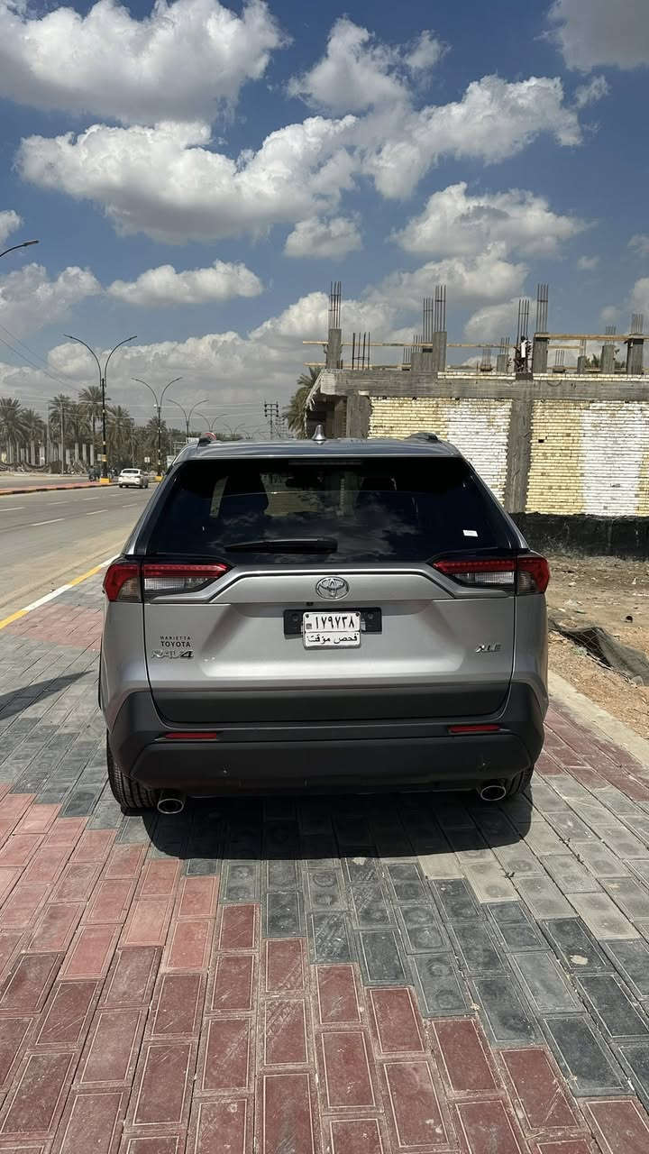 RAV4 xle 2024
بانزيل 
ممشى ٢٥ الف كيلو
بدون رقم 
ايرباك دركة وركبة جه السايق فقط
مكان السيارة كربلاء 
السعر تواصل على الرقم ***********
