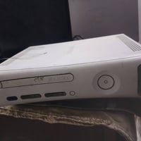 عندي البيع 🔥 Xbox 360   لمبة حمراء ! 🔴  الحالة: لمبة حمراء، يحتاج شوية...