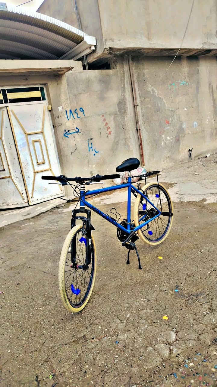 بايسكل للبيع
#كلشي ميعوزو
#نضافتو كدام العين ما تصرف علي ربع 
 السعر 90 الف
#الجميع


**إذا كنت صاحب هذا الإعلان وتريد حذفه لأي سبب، رجاءا أرسل رسالة إلى الدعم الفني**