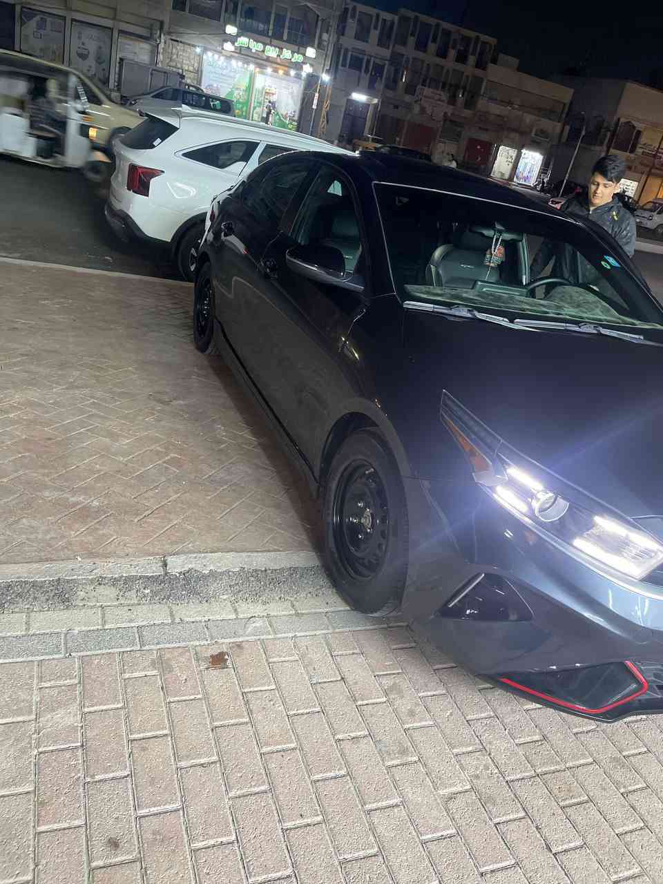 فورتي جيتي لاين مديل 23 وارد أمريكي محرك 2000دوش فول مواصفات اعلئ فئة فتحة سقف /تبريد قطعتين /كشنات جلد /تبريد و تدفئة كشنات /شاشة أكبر حجم /رادارات 360درجة /اشاير بل مري /ماشية 66الف /السيارة كلين حادث دعامية امامية فقط مكفولة كفالة عامة من الزلغ /السعر (190) وبيها مجال (***********)عنوان السيارة بغداد
