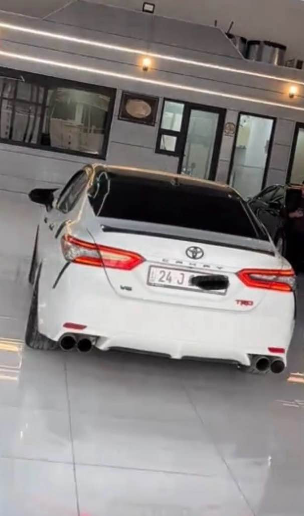 Toyota Camry 2022 XSE
رقم وهزه وسنوية جديد شرط التحويل 
محرك 6 
كير 8 سرعات 
اقتصادية بالوقود 
بيها صبغ قطعين ونص ايرباك البجم مسستم 
تخم تاير جديد 
سياره نضيفة وجاهزه 
فول مواصفات 
كشنات حار بارد داته شو كشن جلد احمر كاميرات رادارات 
توقف ذاتي امام خلفي 
هند بريك بصمة اوتو هولد 
كزوز رياضي 
منظومة زينون شركة
دبل بانو راما 

ترهم  بيع و مراوس مع سياره7 راكب ارقام 

شمالي فقط
السياره سعرها مناسب 
***********
*********** موصل, نينوى
