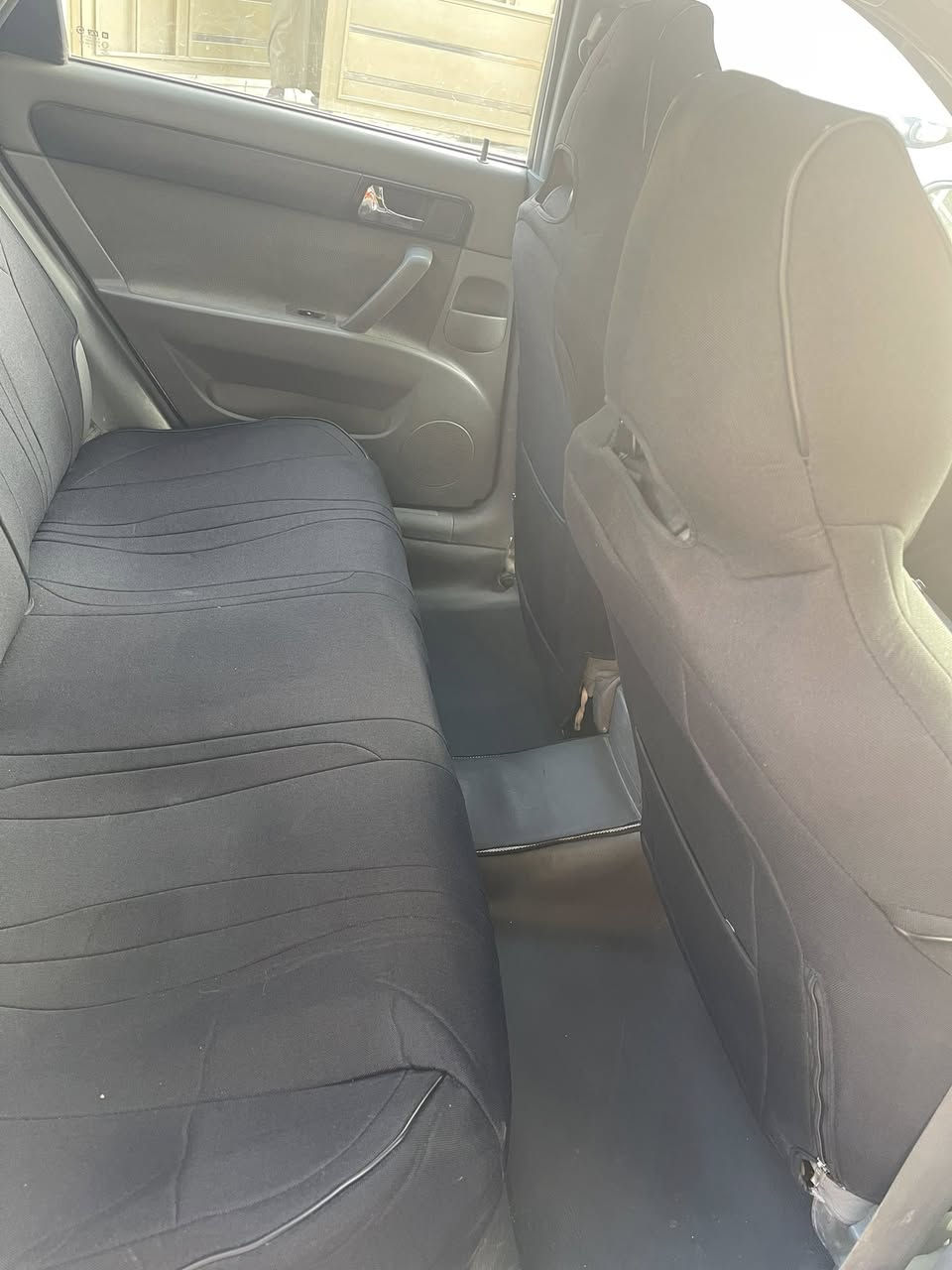 اوبترا ١١ رقم انكليزي باسمي تدفئة تبريد كير مكينة خير من الله السيارة بيها جاملغات امامية بدون حادث وجنطة ضربتها البك لايت الخلف السائق 
مكان السيارة بغداد 
***********
السعر ٦٨ وبيها مجال
