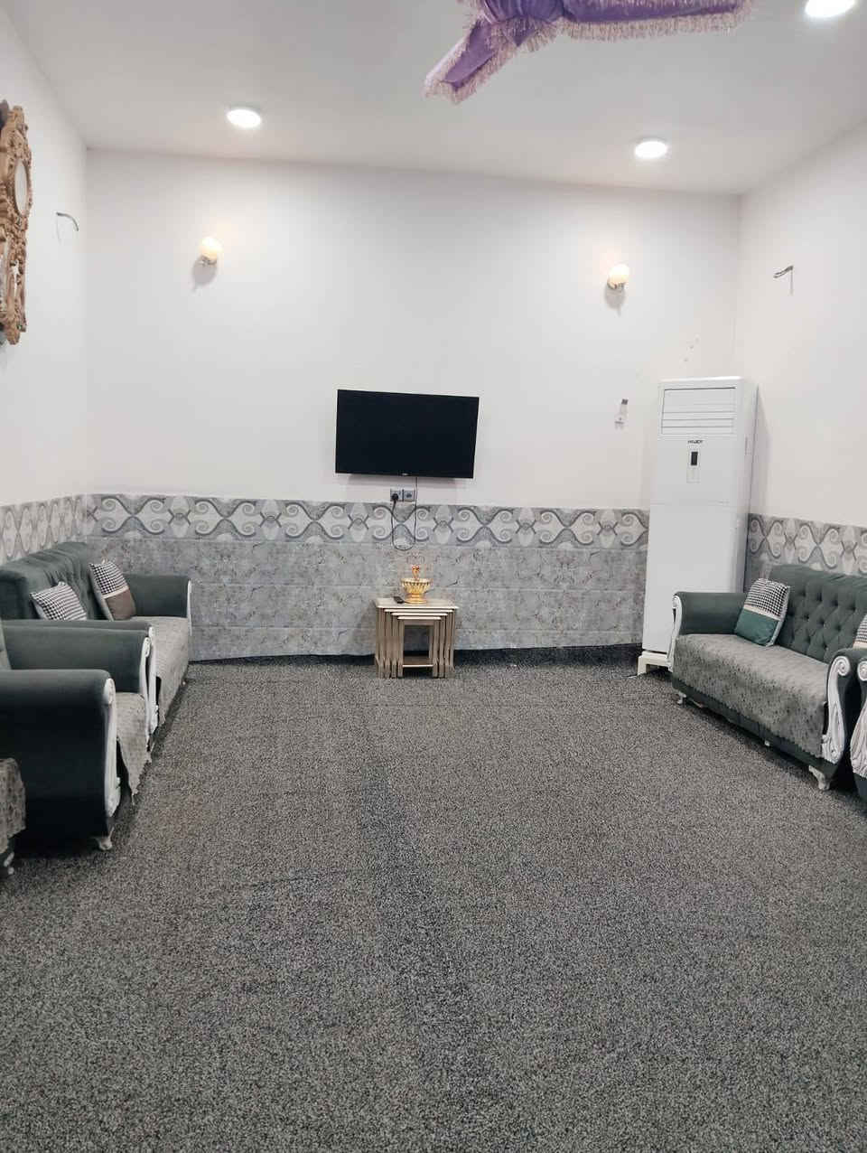 السلام عليكم 
بيت للبيع في حي الدله المساحة 250 متر يحتوي ع غرفه عدد 2 استقبال صاله حمام داخلي وخارجي مطبخ بيت جاهز مجهز بناء سنه 2023 مع المرواح مع الكيزرات مع التوانكي مع ماطور الماء  باقي التفاصيل اتصل ***********
