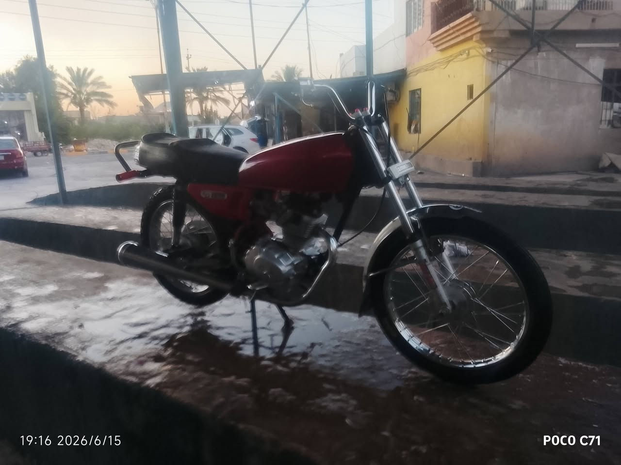 السلام عليكم 
للبيع في النظافه 
سعر 375 وبيها مجال 
***********
