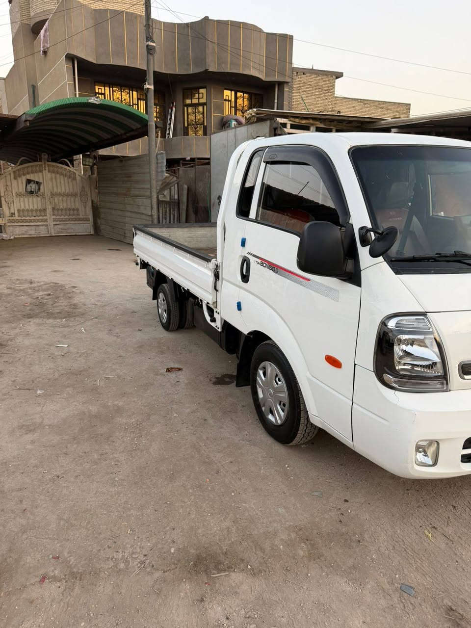 سلام عليكم مرخصت مدير الكروب كيا بنكو موديل 2022  بيهة بارد بل لغود ثنينهن الي فوك الماصدات وبيهة صبغ بل تكمة الي بجهة سايق طفرت عليهة حصواية ونصبغت وبل بنيد اكو رصعات مبينات والسعر اتصل وتدلل  ***********
