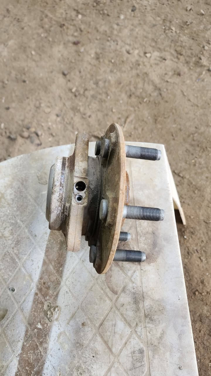 بوربرن / هب كامل / مالتفصيخ نظيف للرام شكل الجديد 
مكاني بغداد/ ديالى  
*********** / واتساب 
سعر ٩٠،٠٠٠ الف
