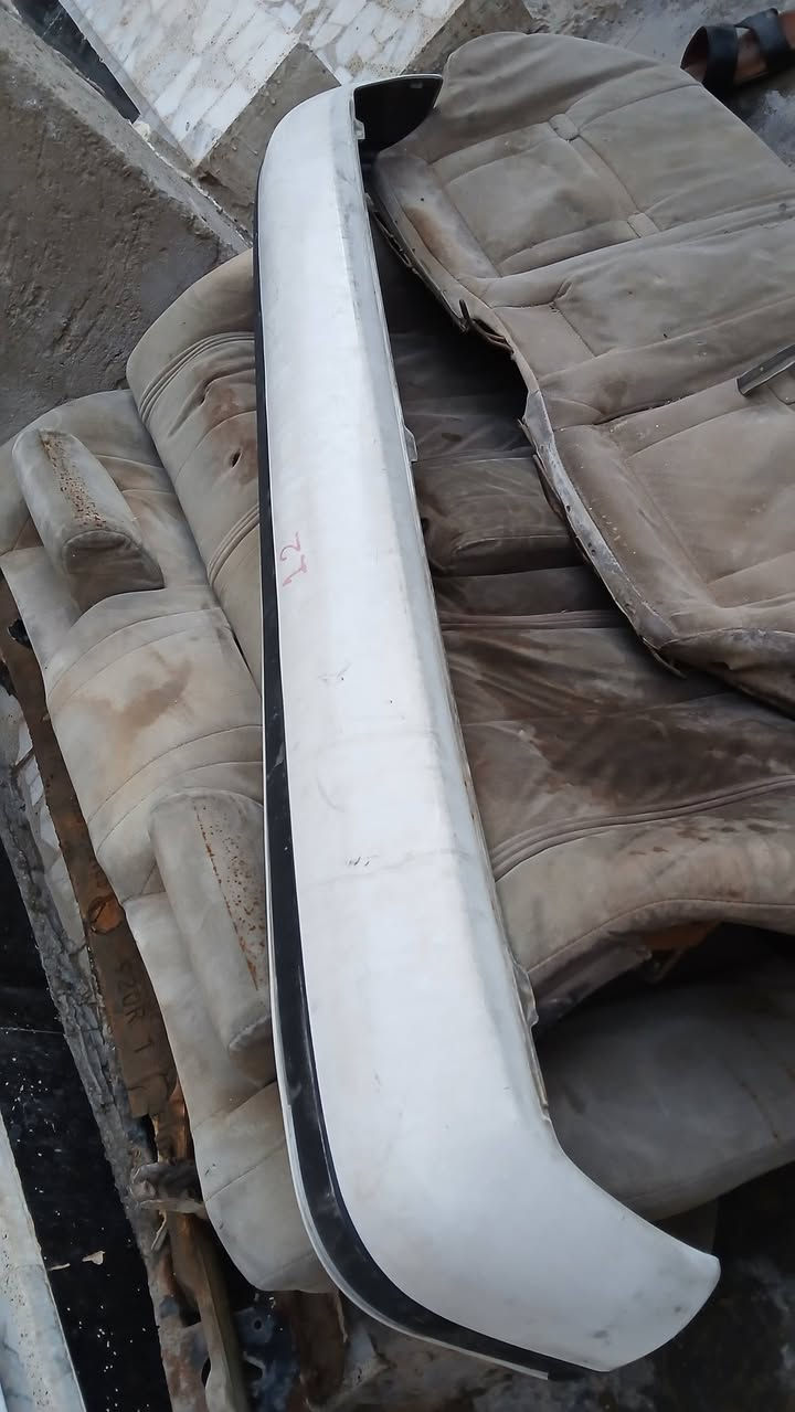 فره مارك نظيفة مع غرفه مع حدادية لايتات اصليات  بسعر مناسب مكاني النجف  ***********

