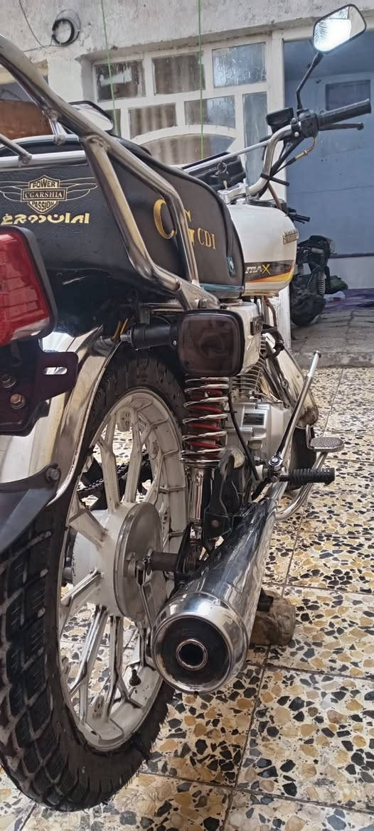 السلام عليكم دراجه ايرانيه موديل 2024 دراجه مكفوله
اوراق اصوليه كامله الرقم (***********) السعر 650
وبيها مجال حك الجيه العنوان بغداد
