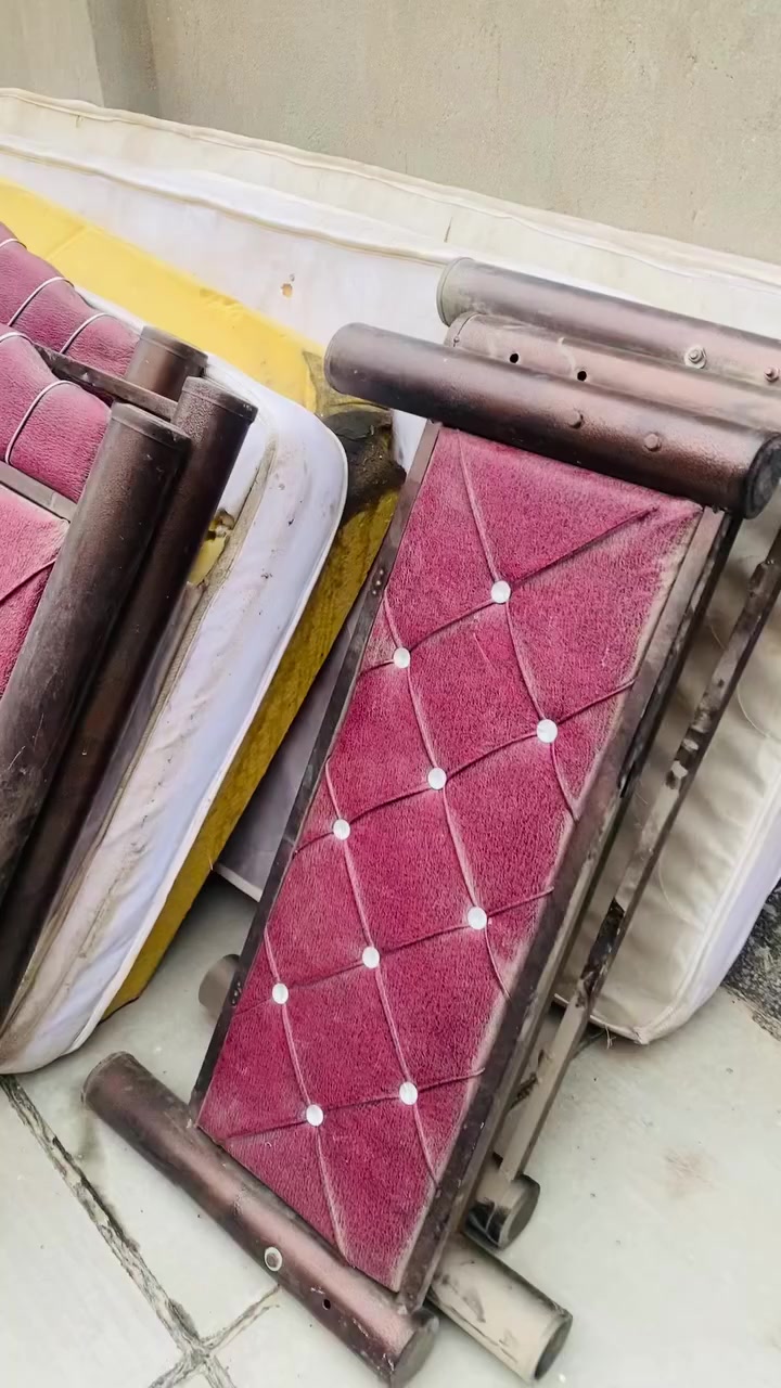 سرير عدد 4مع الدواشك للبيع سعر السرير مع الدوشك 25 الف***********
