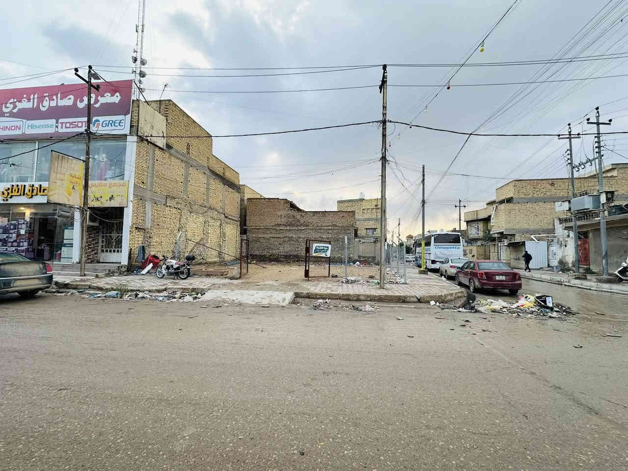 قطعة أرض تجارية للبيع

📍 الموقع: شارع بني زيد – تقاطع الشعلة
📐 المساحة:
• واقع حال 200 م²
• السند طابو 170 م²

📏 الواجهة: ركن وعلى شارعين

• موقع تجاري حيوي
• قرب المحلات والأسواق
• حركة تجارية مستمرة
• مناسبة للاستثمار وبناء محلات أو مشروع تجاري

📞 للتواصل والاستفسار:
مكتب الدناني 
***********
