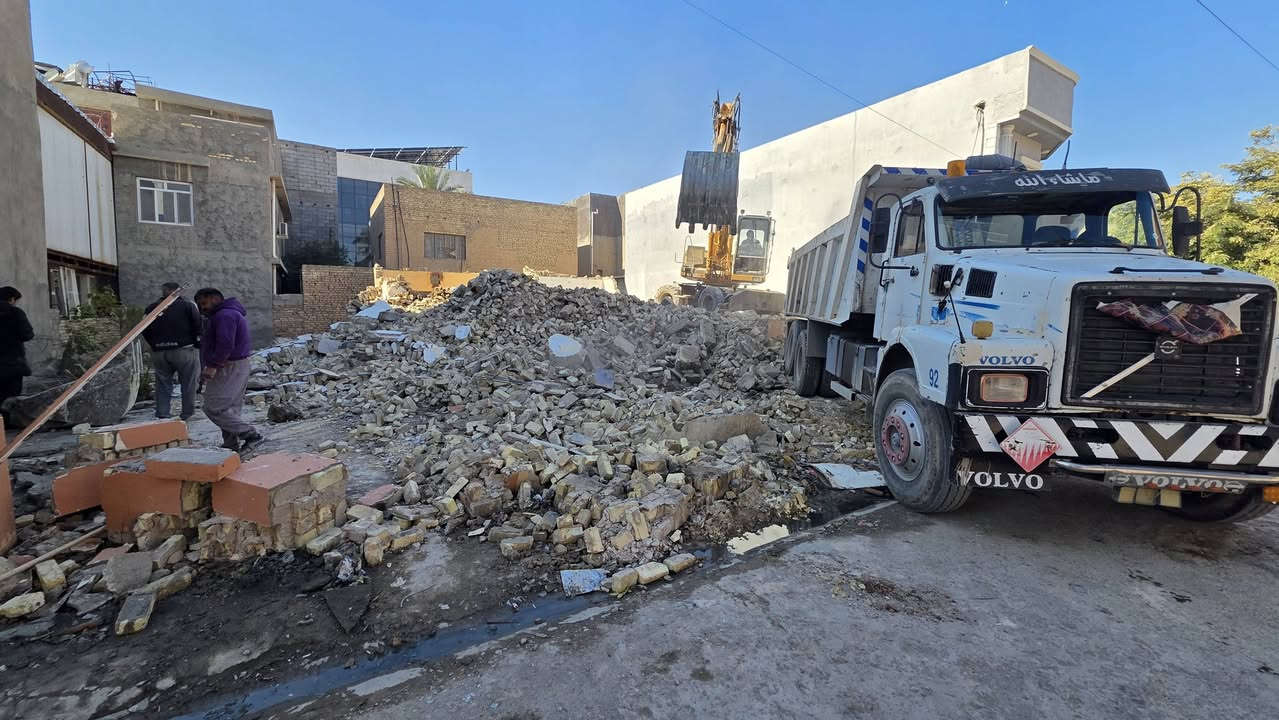 تلفيش الدور في بعقوبة 
رفع الانقاض 
مع سبيس وحادلة 
***********
