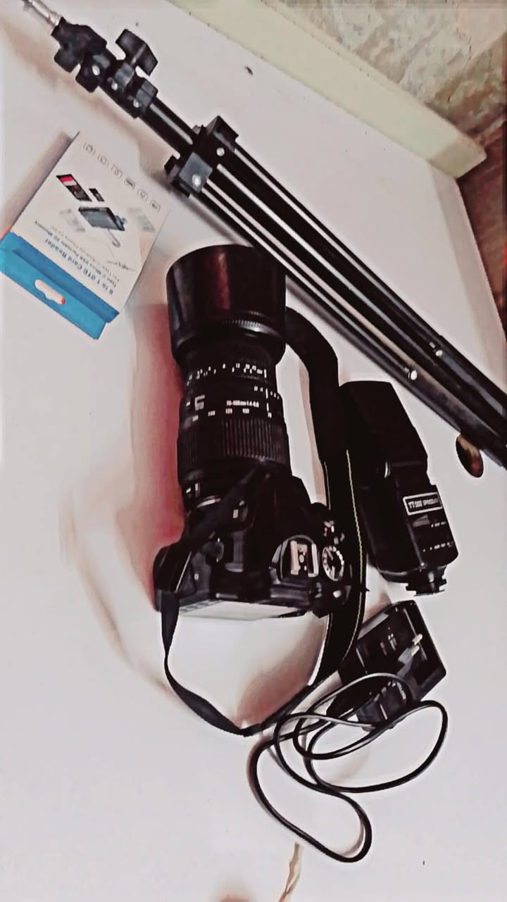 كاميرا للبيع نضافه 90‎%‎
نيكون 3400d  
شتر 2000اقصة 
ايزو 8000
____________
العدسة Sikma أقصة فتحة 4.0
زوم رياضي 700-300
  ً----------------
مع فلاش T3000
 وفلاش سريع لسحب الصور على هاتف مباشر 
 السعر 450 مع الملحقات وبيها مجال للطيبن
راسلني وتساب +964 775 340 8653


**إذا كنت صاحب هذا الإعلان وتريد حذفه لأي سبب، رجاءا أرسل رسالة إلى الدعم الفني**