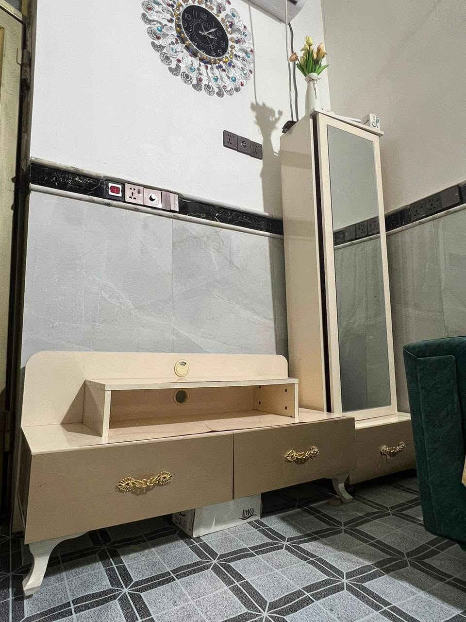 غرفه تركي درجه اولئ اخت الجديده
متكونه من عشر قطع 
***********
