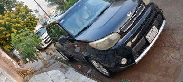 السلام عليكم 
كيا صول 2018 امريكي للبيع 
مواصفات EX تحكم ستيرن 
شاشه كاميرا ، كاميرا خلفيه مثبت سرعه 
محرك 2000 
ماشيه 92 
رقم بغداد بأسمي 
بدون اي نقص جاهزه 
حادث مرفق بالصور بنيد فقط 
السعر 127 وبي مجال 
للاستفسار: *********** بغداد
