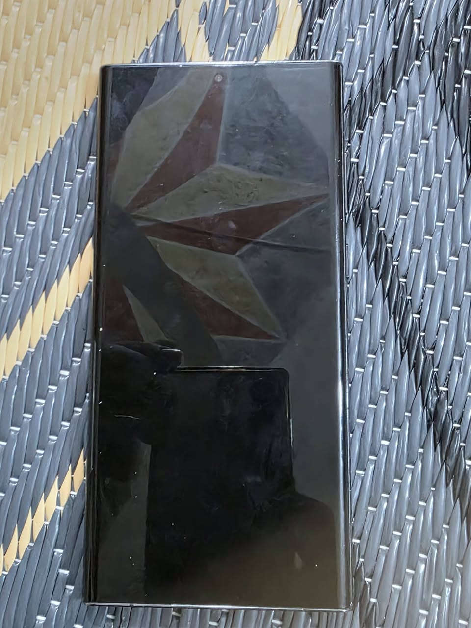 البيع جهاز نضيف مكفول من كلشي بس الكفر الخلفي مبدل s22 السعر 600 متوفر اتصال فقط ***********
