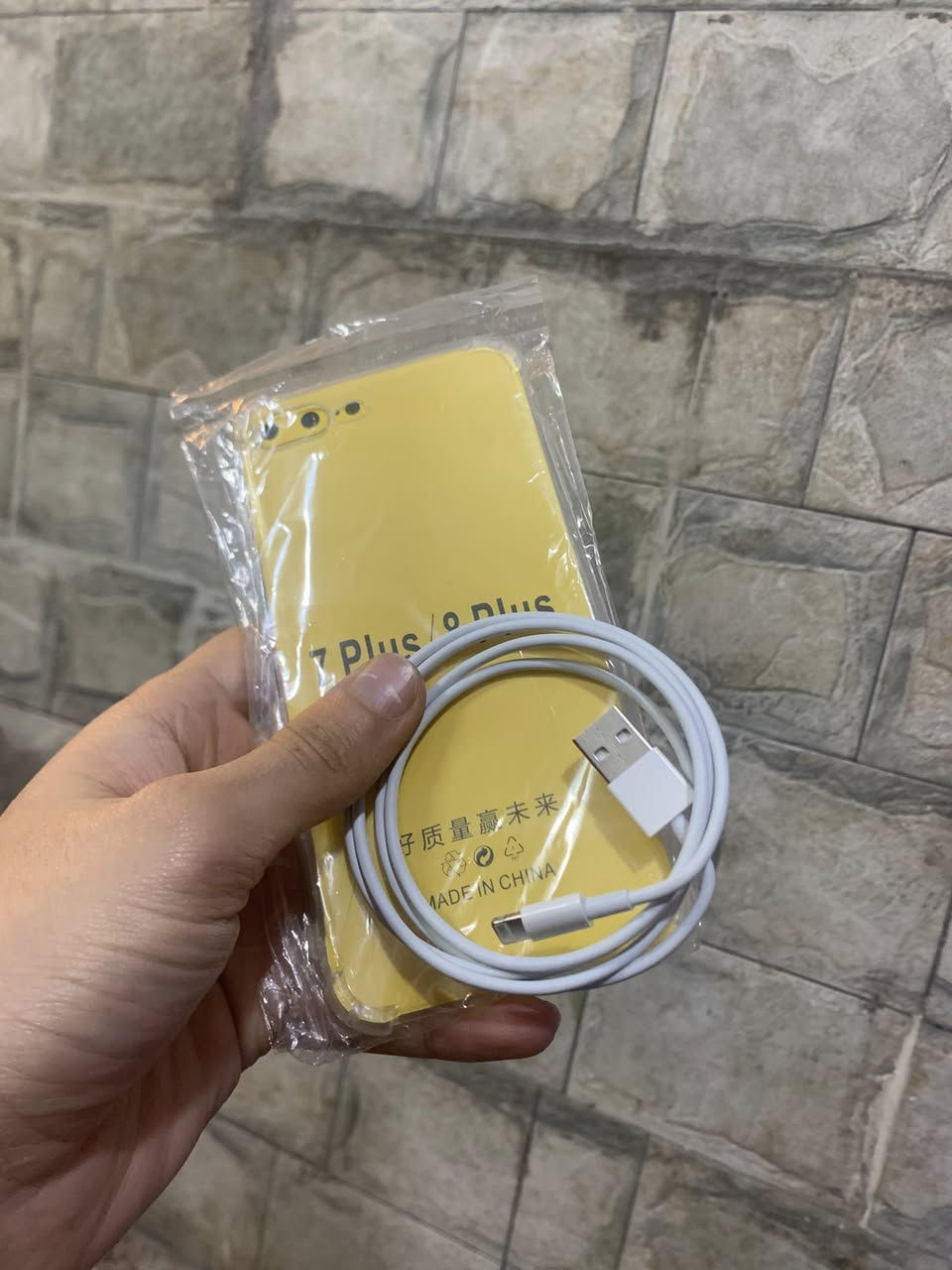 السلام عليكم ايفون 8 بلاس جهاز يلمع شخط مابي مبدل شاشه وبطاريه ذاكرته 64 جهاز كلش نضيف مضموم ويا كيبل اصلي  وكفر سعره 130   وبي مجال   مكاني دورة ابودشير ***********
