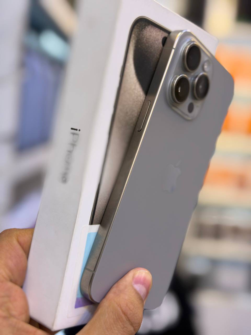 15 برو ماكس شرق اوسط ماستر
ذاكرة 256 📲

بطارية 96 🔋

نظافة الجهاز 100%

ملحقاتة كاملة 

لمعرفة السعر والاستفسار الاتصال 
0789 179 6059 ☎️
