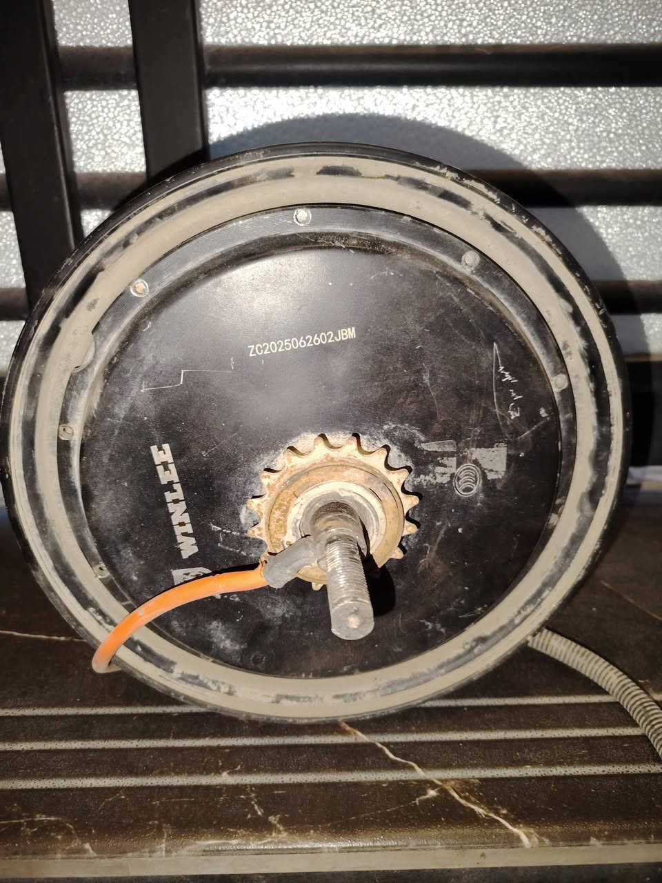 ملف R9 R8 R900 x900 يرهم لجثير نوعيات نحاس اصلي للبيع جديد شغال  استخدام شهرين فقط. حجم الملف 1500/1200 ملف فقط يعوز حساس ومغناطيس *********** المو شراي لايراسل
