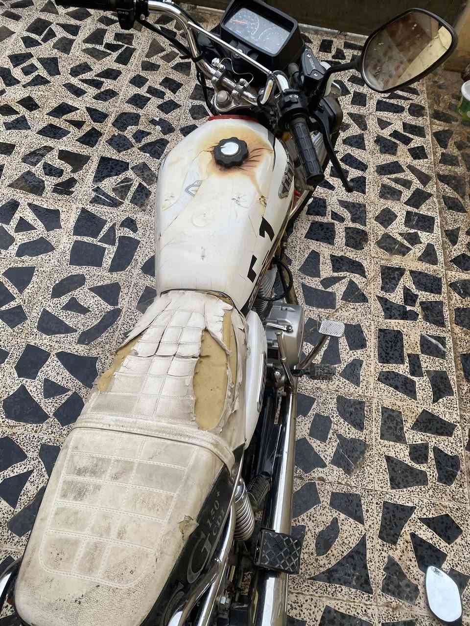 السلام عليكم
ماطور ايراني نضيف فول  سعر350 اوبي مجال عايزه بس تجفيت  الاستفسار عل رقم ***********
