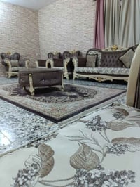 للبيع السعر ٦٠٠  عشر مقاعد والطبله 07815302525