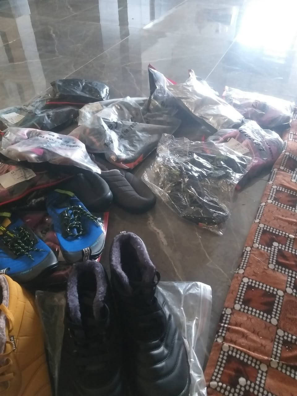 اخوان تكرمون احذية بهذا الشكل شلعة(٣٢) قطعة كلهن شلع مع التوصيل (١٠٠) الف


**إذا كنت صاحب هذا الإعلان وتريد حذفه لأي سبب، رجاءا أرسل رسالة إلى الدعم الفني**