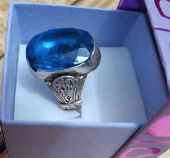 توباز لندني صياغة يدوية بسعر ٣٠ ألف دينار...تصفية ...
تواصل خاص واتساب ***********
