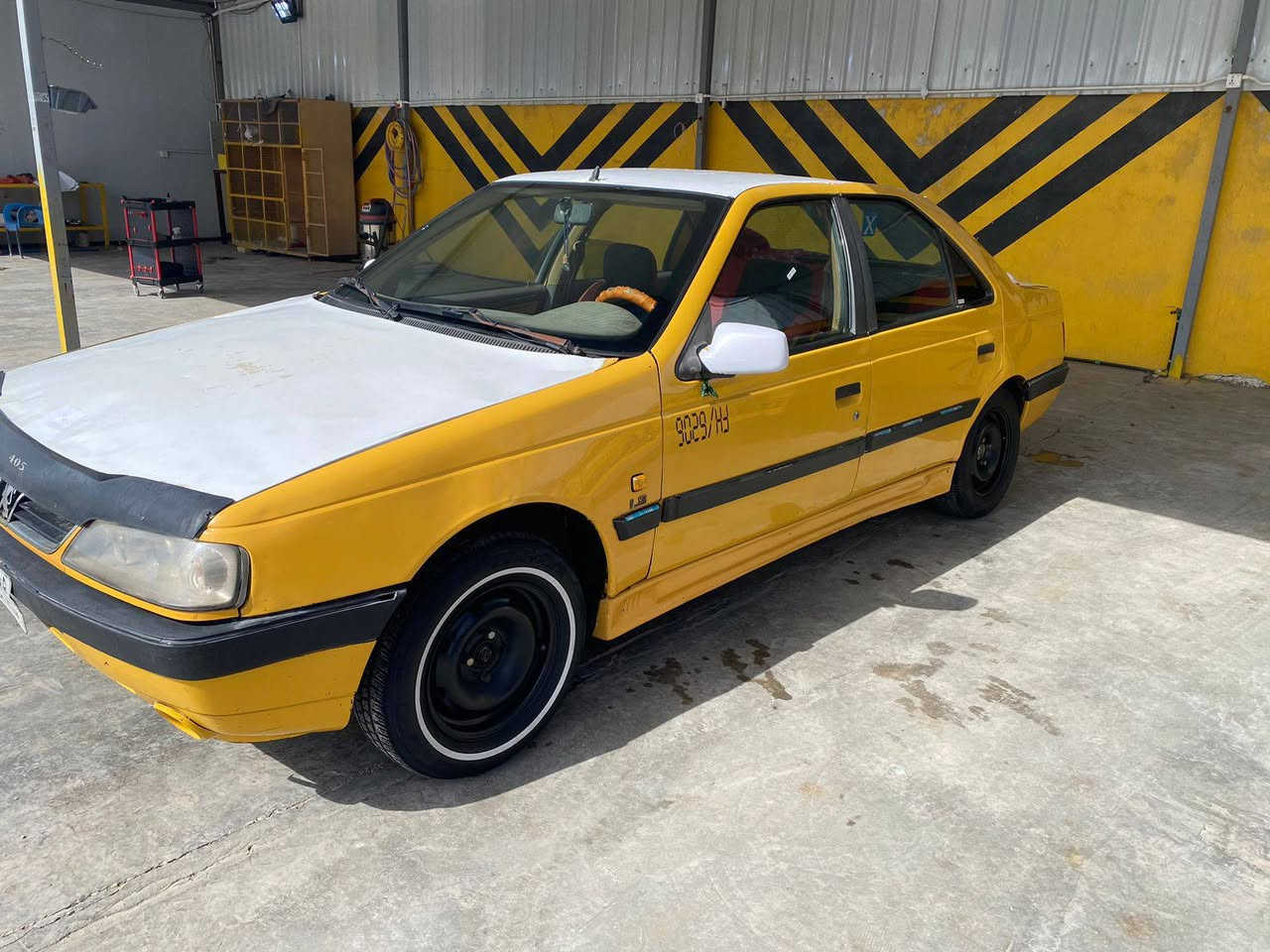 بيجو لميس 2016 سياره جاهزه من كلشي بيه صبغ قليل بجاملغ لخلفي سعر 36وبيه مجال لمكان لحسينيه معامل ***********
