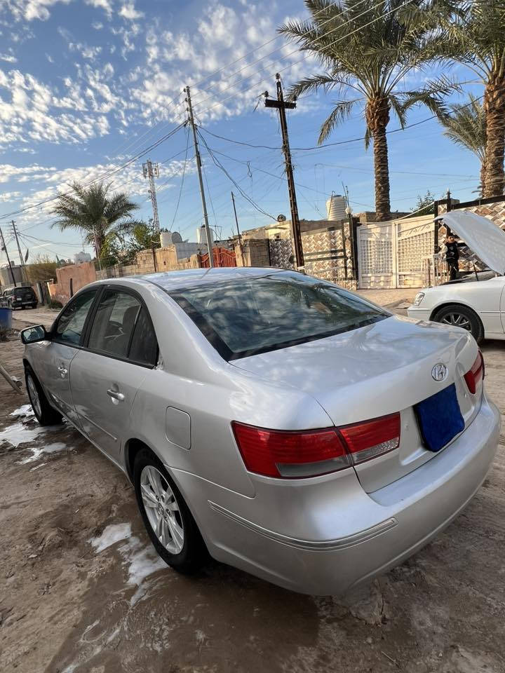 سوناتا موديل ٢٠٠٩ كصه جنطه متومه شمالي 
كير مكينه حداديه كارتون جاهزه 
مكاني شطره سعر ٤٠ وبيه مجال
***********
