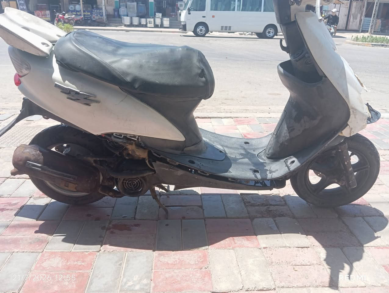 سلام عليكم 
دراجة البيع نوع عصفورين
كهربائيات كله شغاله نقص فقط كفر امامي تايرات جديد مكان كربلاء قرب إلامام الحر سعر 150وبيه مجال***********
