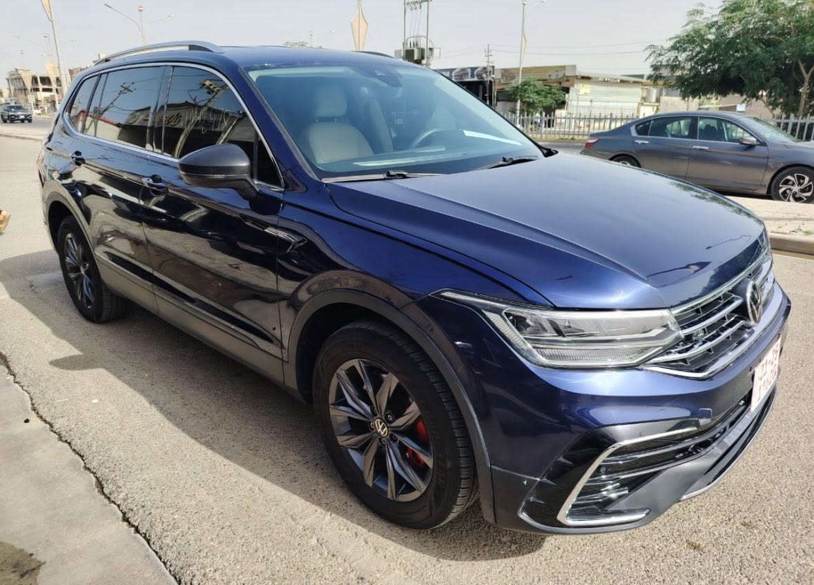 *تحية طيبة لجميع المتابعين *
للبيع تيكوان فول مواصفات 
VOLKSWAGEN TIGUAN SE
رقم الشاصي 3VV3B7AX3PM021218
مواصفات SE 
موديل 2023
العداد 17400
محرك 2000 اربع سلندر. 

مواصفات السيارة 
*دخول ذكي. 
*بصمة تشغيل * تشغيل عن بُعد. 
*رادار امامي و خلفي وجوانب. 
*نقطة عمياء وتحديد مسار. 
*حساسات أمامية وخلفية. 
*كشن سائق كهربائي. 
*السيارة سبع مقاعد.
*كشنات تدفئة.  
*كاميرا خلفية. وشاشة كبيرة. 
*اشاير بالمري وفول تحكم إستيرين. 
*تبريد امامي وخلفي. 
*كشنات جلد.  
ومواصفات اخرى كثيرة. 

الضرر 
چاملخ امامي سائق تجاري. 
تبديل بونيد تجاري. 
چاملخ امامي سكن صبغ. 
باب امامي سكن صبغ ومعجون. 
السقف چلح امامي. صندوق 30 سم بارد. 

صور الحادث وتقرير السونار مرفقة في الاعلان. 

السيارة كاتي تترقم شمال العراق 
اربيل *دهوك *سليمانية 

السيارة موجودة في محافظة كركوك للاستفسار اكثر عن السيارة والسعر يرجى الاتصال على الرقم ***********
