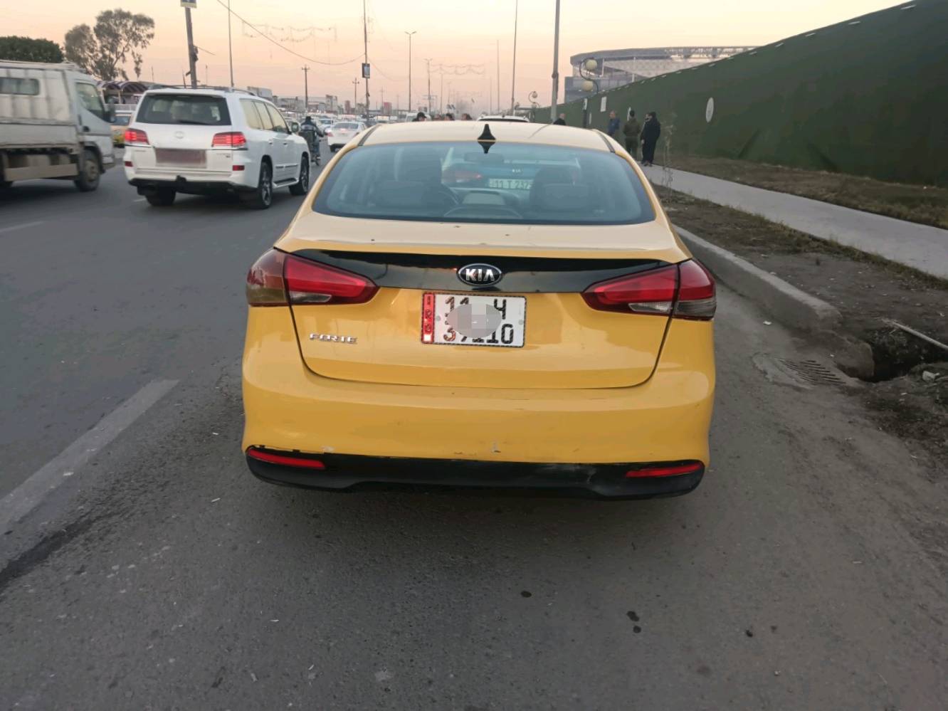 للبيع 
سيارة كيا فورتي ٢٠١٧ 
المحرك دوش 2000
وارد أمريكي الحادث حزام 
محور غاز
حدادية أمامية جديدة
ادامة محرك جديد وتشمل تبديل بلكات وتنظيف ونوزلات فحص مجاويل
تخم تاير جديد 
مكاني بغداد حي اور السنوية حديثة باسمي هزة سنوية جديدة قبل شهرين مصفرة هيئة
السعر المطلوب ١٢٠ ورقة وبيها مجال حق الجية 😊
للتواصل *********** 
