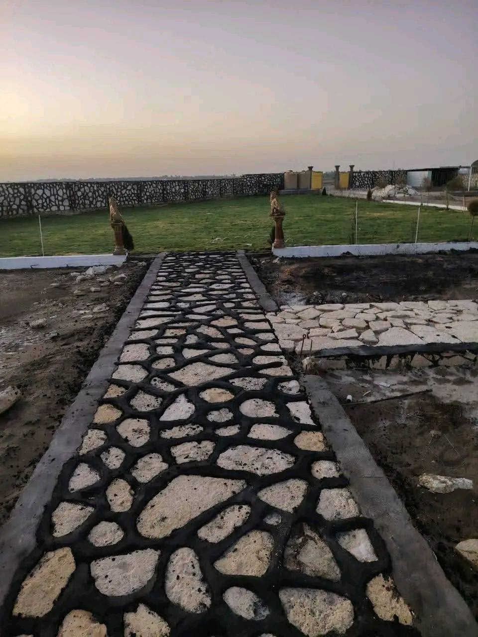 السلام عليكم بناء الحجر كرسته او عمل
 اسيجه بيوت تطبيك ممرات اساس
 للاستفسار الاتصال ***********
