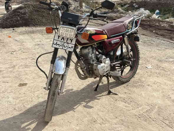 اعادة نشر بسبب الوعود الكاذبه 
سيفان للبيع سنويه ساقطه 2012 
ماطور مايعوزه شي كامل من كلشي وايرمنيه شغاله جديده ماطور كله مبدل جديد مكينه 2018 السعر 600 الف قفل مستعجل على بيعته 
 اتصال ***********
*********** واتساب
