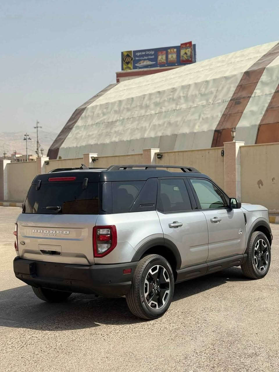 🔥🚗 للبيع السريع – فورد برونكو سبورت 2023 🚗🔥
💥 SUV نظيفة جداً | جاهزة بدون أي مشاكل 💥
رقم صلاح الدين.. بسمي تحويل ثاني يوم 

📌 الموديل: 2023
📌 الموقع: صلاح الدين– سامراء  – 
🚀 المواصفات: 📌 دفع رباعي AWD
📌 محرك تيربو قوي واقتصادي
📌 قير أوتوماتيك
📌 شاشة معلومات حديثة 
📌 كاميرا خلفية + حساسات
📌 تشغيل بصمة + دخول ذكي
📌 مثبت سرعة
📌 Apple CarPlay + بلوتوث
📌 مكيف قوي
📌 أنظمة أمان متكاملة
📌ويل كب امبدل جديد بلادي 

ضررها سطحي وبسيط جدا بدون صبغ 
بيه فقط تعديل بارد  في مقدمه البنيد وشويه بالجاملغ الايسر 

💰 السعر: 155$ (بيع سريع)
⚡ 
📞 للاستفسار . ***********
📍 العنوان: صلاح الدين – سامراء  – سامراء, صلاح الدين

