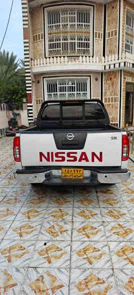 السلام عليكم للبيع نيسان نيفاره موديل 2014 سياره نضيفه و جاهزه تبريد حداديه كير  مكينه مفتوح فقط الوجه مالتها مدل زنجيل  سياره ماشيه 145الف مكفوله كفاله عامه ما عدا الباب البدي صبغ نص من عنده   فقط سياره لا فتح ولا تبديل و بيها لايت زنون اصلي     …السعر 122وبيه مجال الاستفسار ***********
