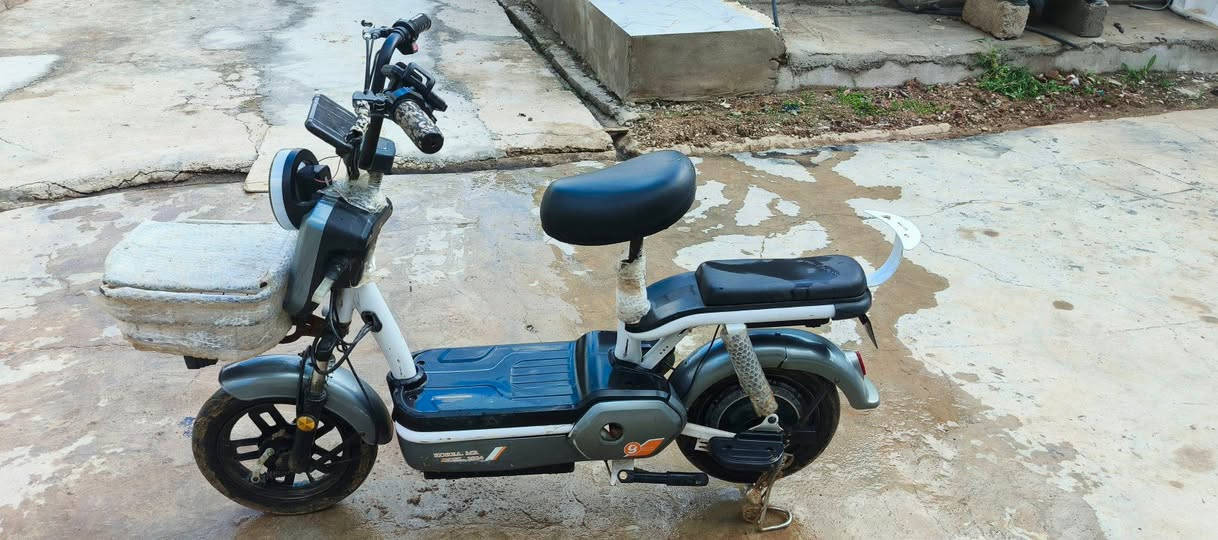 ماطور شحن البيع نضيف ما يعوزو شي السعر 200 قفل قفل  رقم الهاتف  ***********
