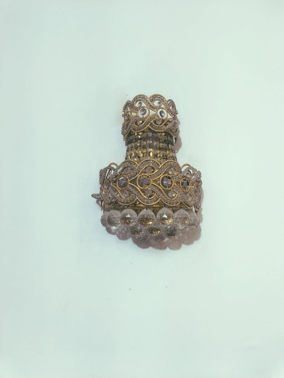 ثريات للبيع قيمهن واشتري
زوج ثريات كبار
براكيت خشبي عدد اربعه
و الكرستال زوج للاستفسار ***********
