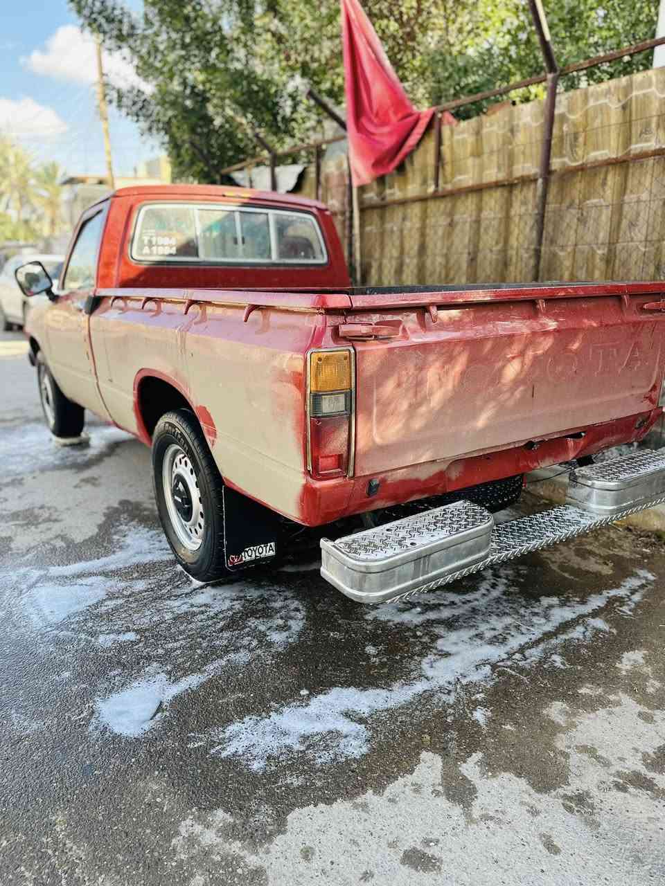 سلام عليكم بيكم تيوتا موديل 1982
معمره وجاهزه مصبوغه جماليه 
كير محرك اكسن شرط جديد 
سيارة جاهزه مابيه نقص 
تخم تاير جديد سبير جاهز 
رقم بغداد دولي تحويل بسمك 
مكان سياره بغداد 
*********** الهاتف
